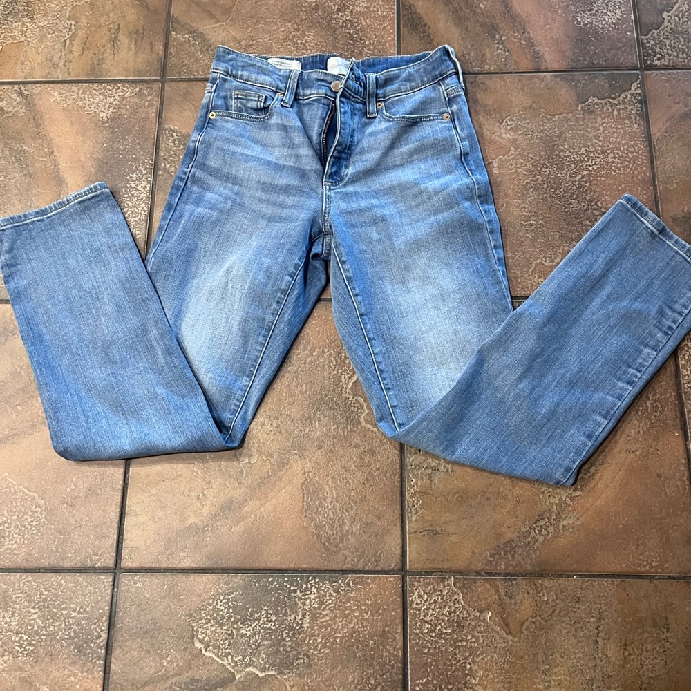 Universal Thread high rise slim straight